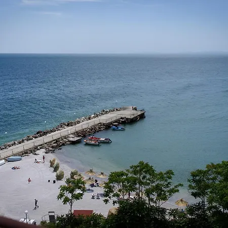 Ianis Paradise Casa de hóspedes 3*