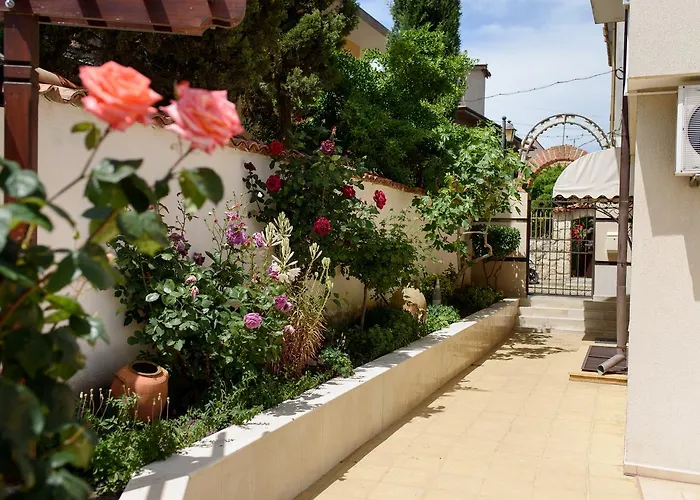 Gæstehus Ianis Paradise 3*