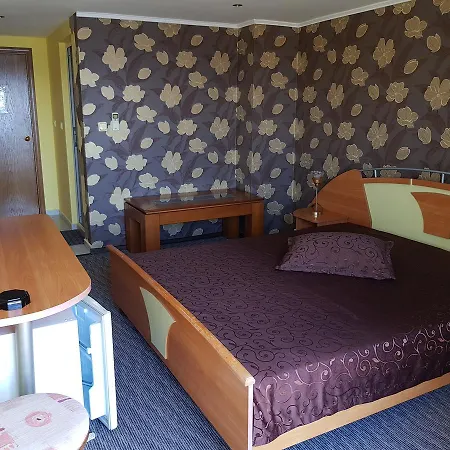 Konukevi Ianis Paradise 3*