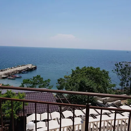 Ianis Paradise 3*