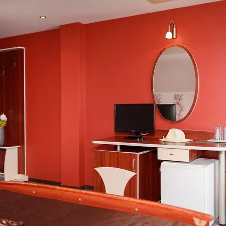 Ianis Paradise 3*