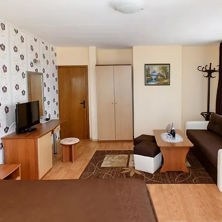 Ianis Paradise 3*