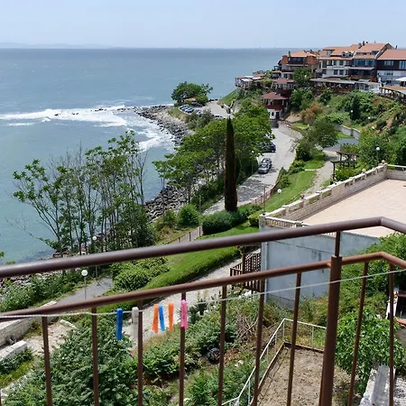 Konukevi Ianis Paradise 3*