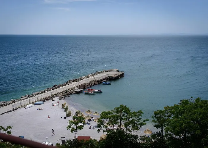 Ianis Paradise Vendégház 3*